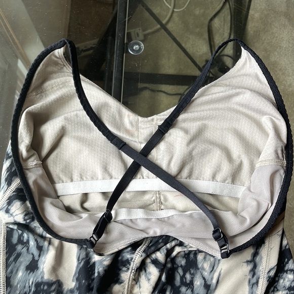 Lululemon crossback tank top with built in shelf bra size 8 - Picture 9 of 10